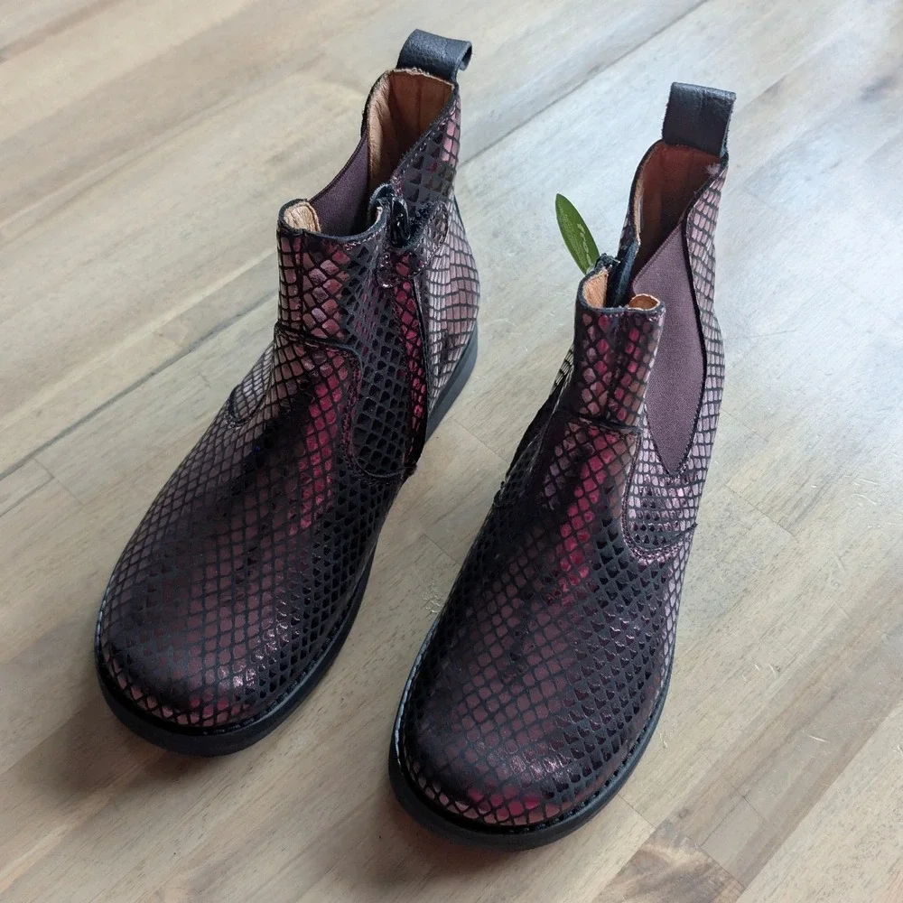Froddo Girls Metallic Snake Embossed Chelsea Boots Side Zip Size 35 US 3-4 Youth